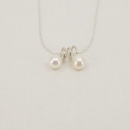 Sterling Silver / Freshwater Pearl / Dewdrop Serentiy Necklace